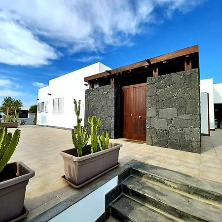 Вилла Lanzarote Пуэрто-Калеро